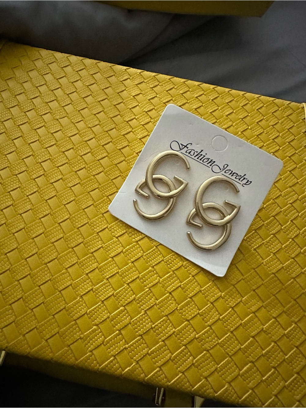 Fashion Jewelry Gold Interlocking Double Hoop Earrings